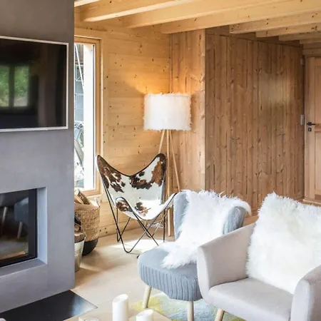 Dağ evi Luxury With Sauna And Garden Agettes