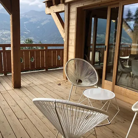 In Les Masses With Garden