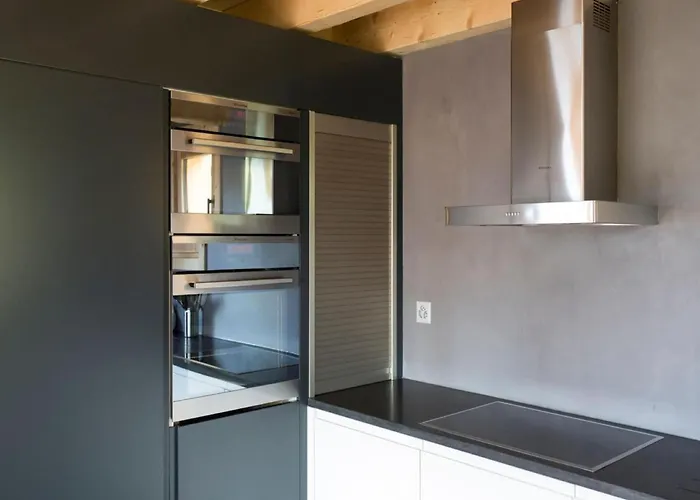 In Les Masses With Garden