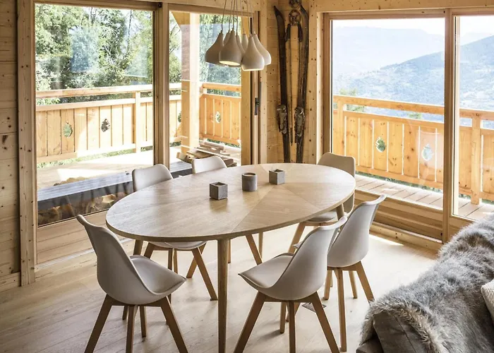 In Les Masses With Garden Agettes