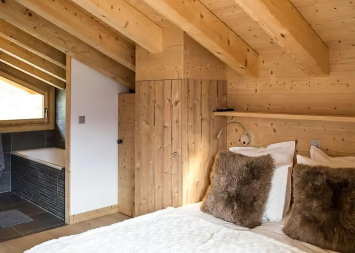 In Les Masses With Garden Agettes